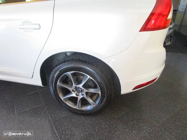 Volvo XC 60 2.0 D4 R-Design Geartronic - 6