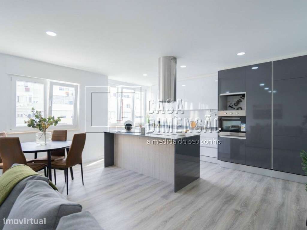 Apartamento de tipologia T3, mobilado e equipado em Benfica!!-12