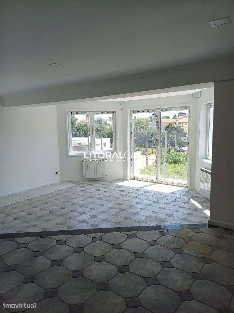 Moradia T4 | Remodelada | Póvoa do Paço - Grande imagem: 5/36
