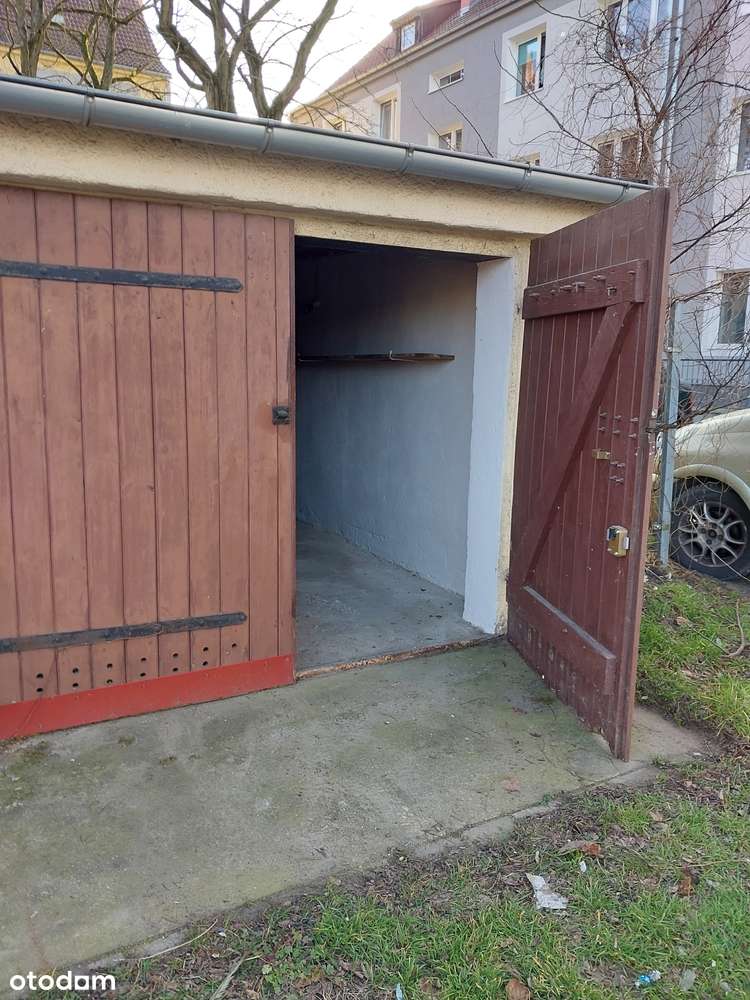 Garaż 21m² oś. Piaski - Pełny obrazek: 1/3