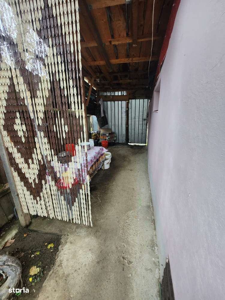 Casa cu 3 camere  in Serbanesti-13