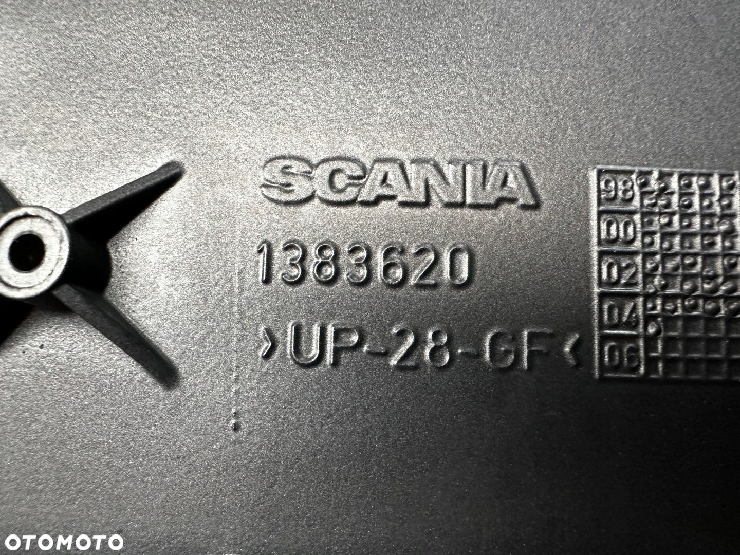 Maska Atrapa Grill Listwa Scania 4 124 1383620 - 9