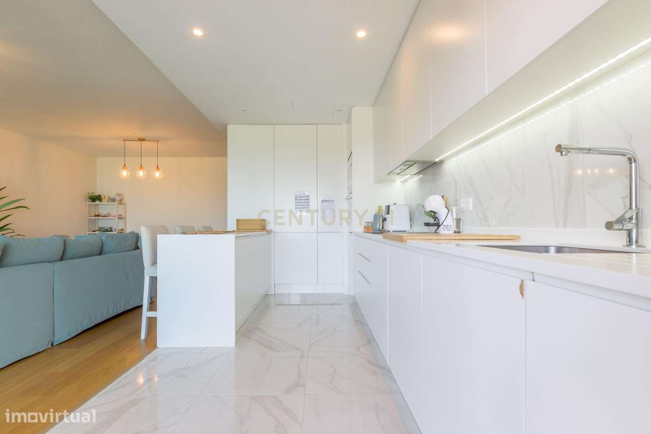 T4 em Condomínio Fechado com Vista Rio - Alcochete-28