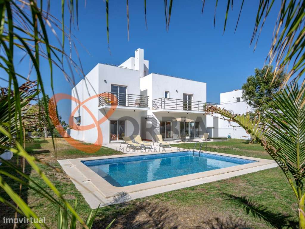 Fantástica Moradia para venda com 4 quartos, piscina e garagem no c... - Grande imagem: 1/36