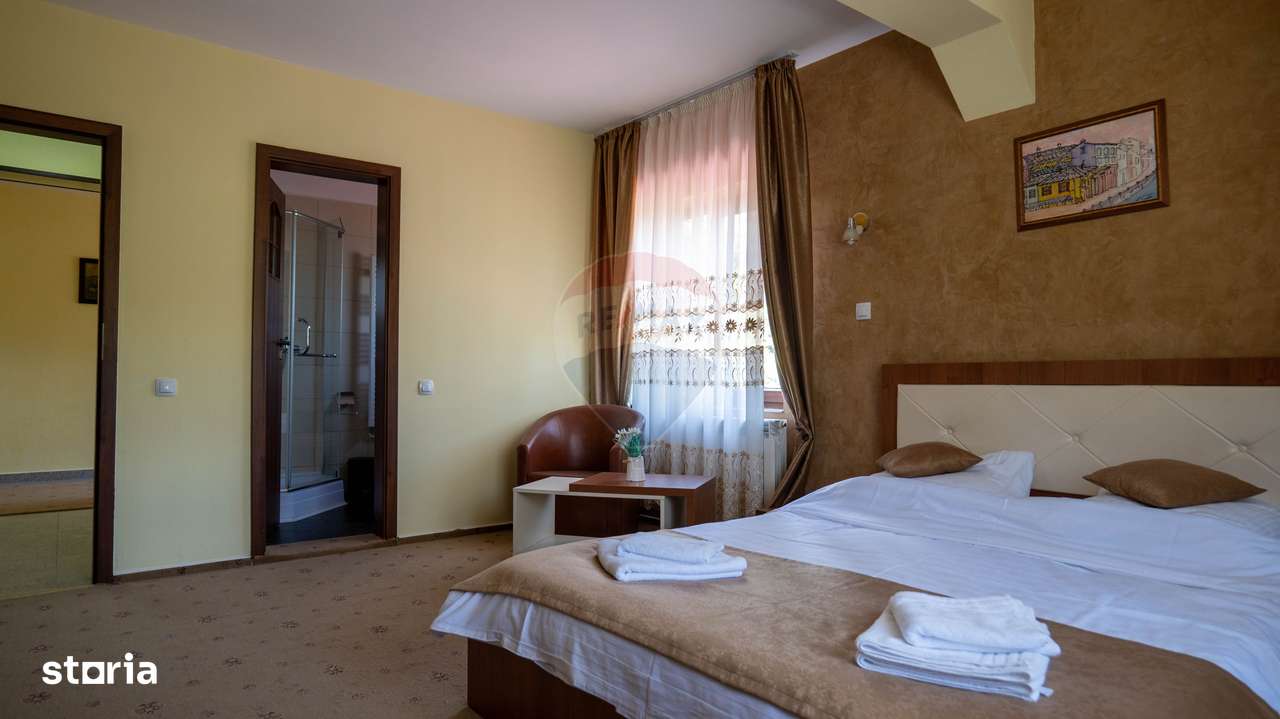 Oferta - vanzare pensiune 10 camere si casa de vacanta, Slanic Prahova - Imagine principală: 5/20