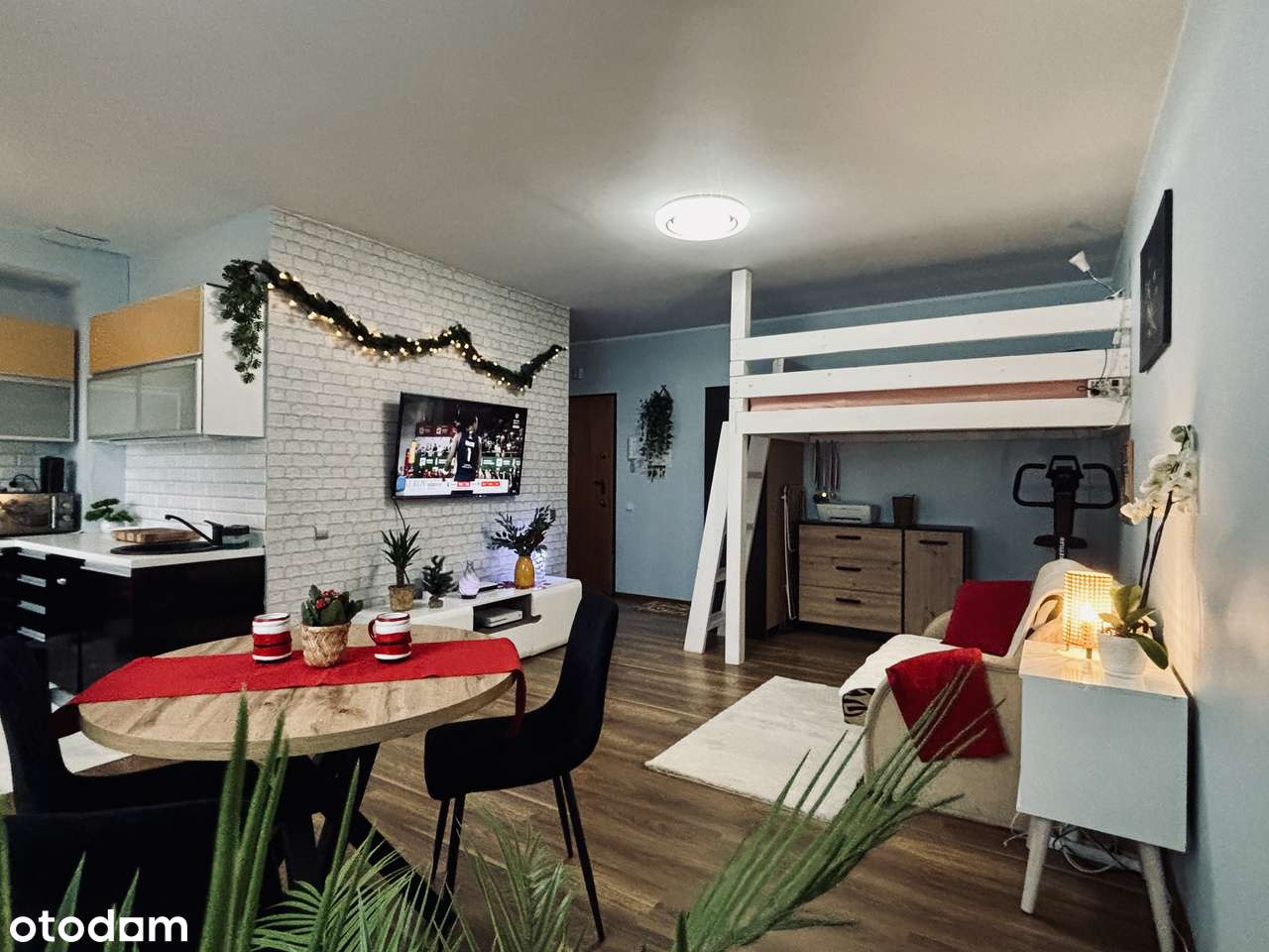 Przytulne mieszkanie z antresolą, dużym balkonem, komórką + parking - Pełny obrazek: 2/12