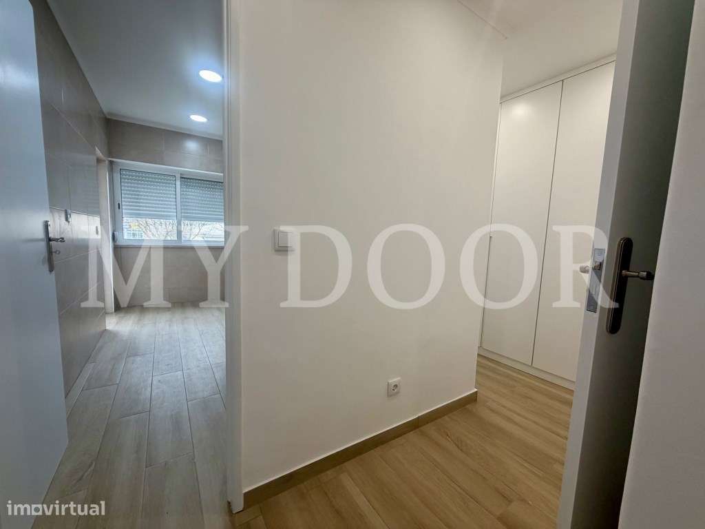 Apartamento p/ Venda - T2 - Barreiro - 2º andar - Central-23