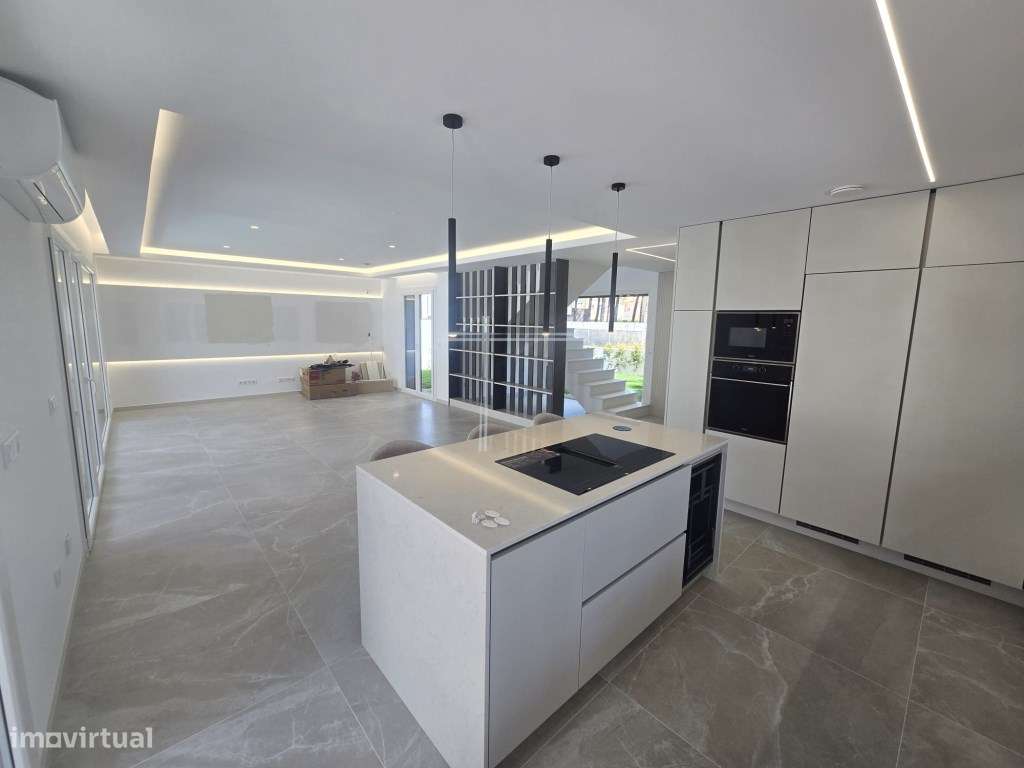 Moradia isolada T3, arquitetura contemporânea com garagem e piscina... - Grande imagem: 5/34