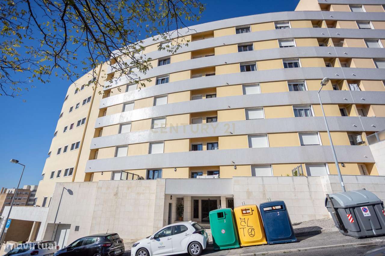 Apartamento T2 na Ribeirada com Garagem e Arrecadação-1