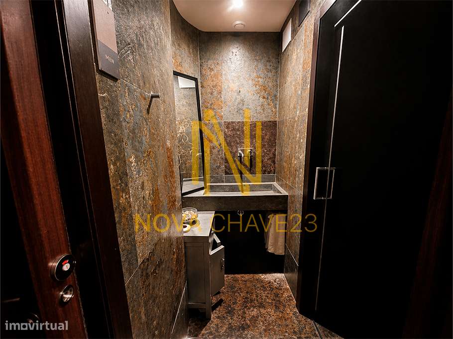 Oportunidade Única na Parede - Loja convertida em Habitação - Ap. T2-4