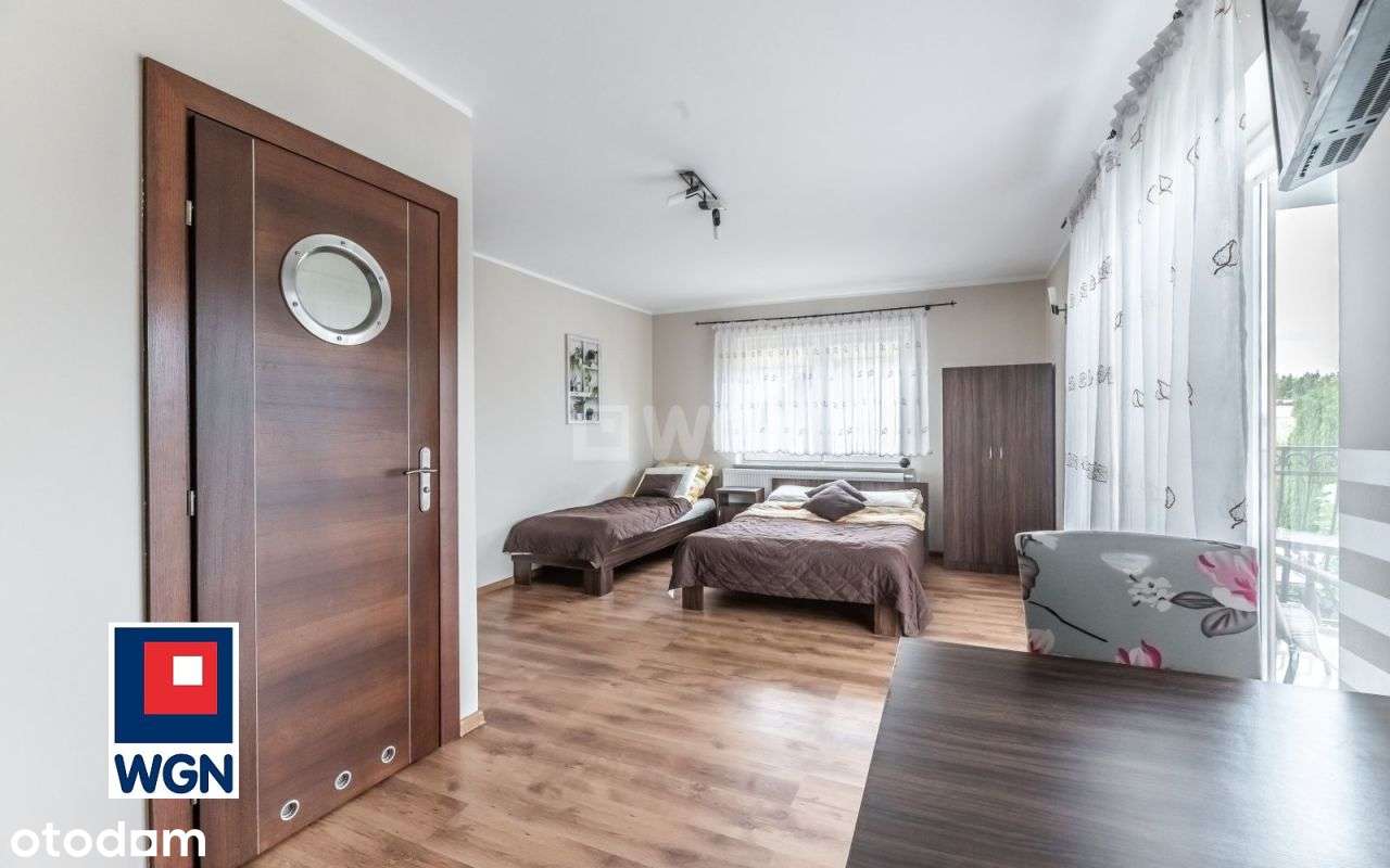 Pensjonat z 2 budynkami gościnnymi, basenem i jacu-10