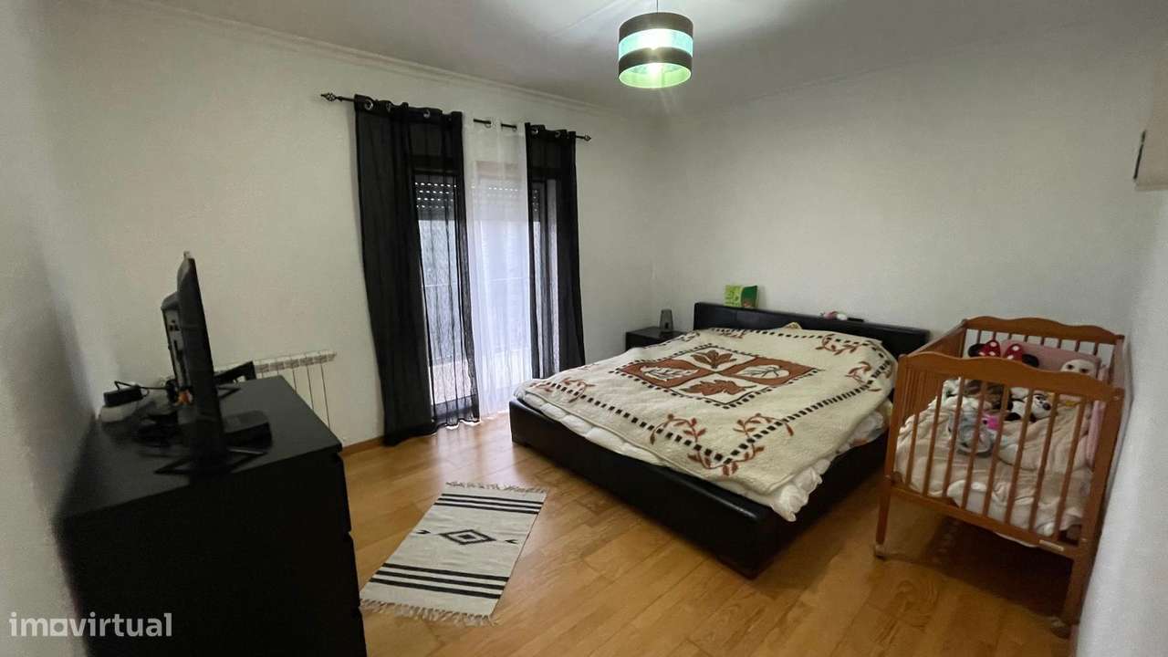 Apartamento t4 na rua Montes Herminios Covilhã-15