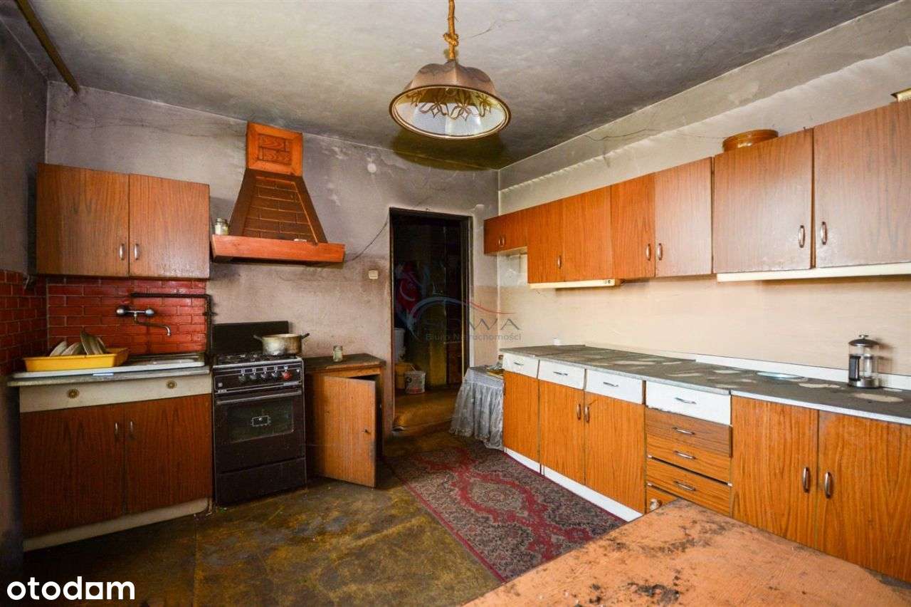 Trzykondygnacyjny Dom z Ogrodem - Do generalki-9