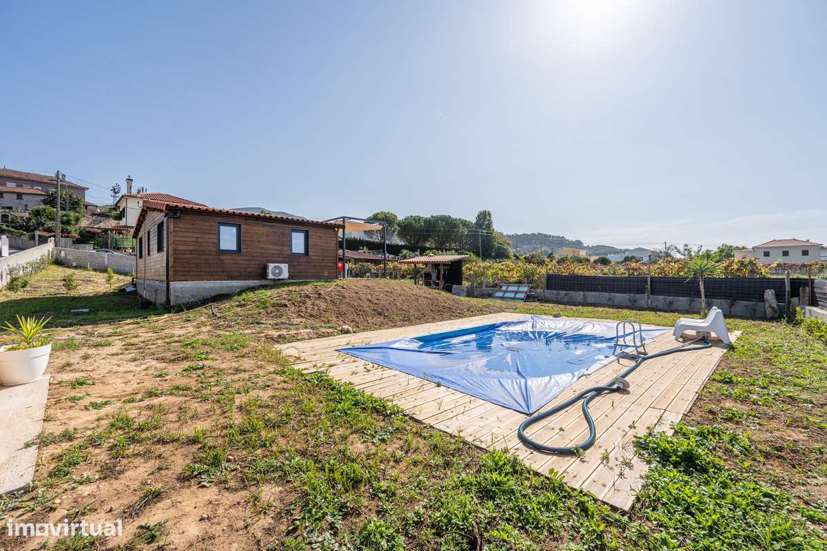 Moradia individual T2 térrea com piscina - Grande imagem: 5/37