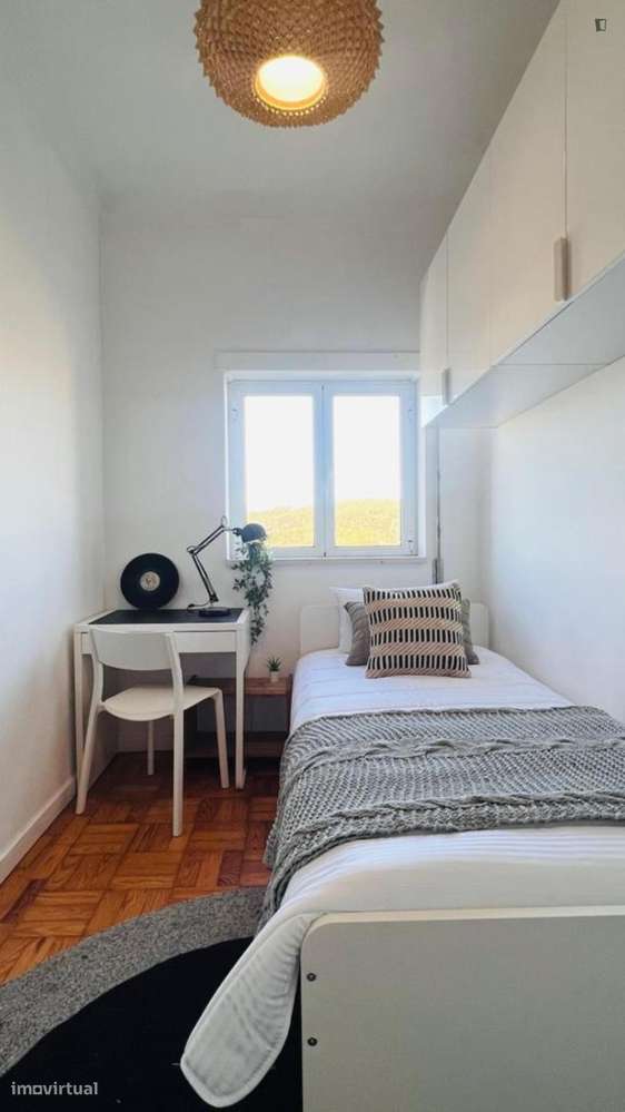 Quarto - localizado em Olivais Coimbra - Grande imagem: 3/13