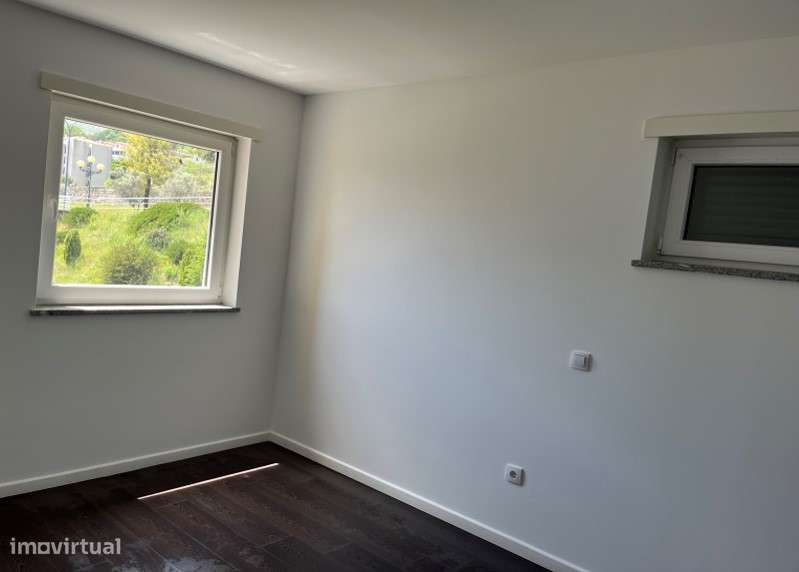 Apartamento em Covilhã, Santa Maria - Grande imagem: 4/8