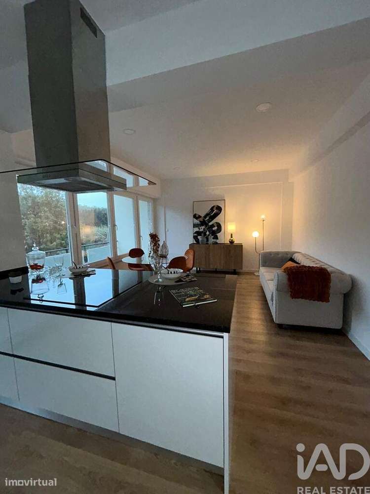 Apartamento T3 Em Benfica De 84 00 M2
