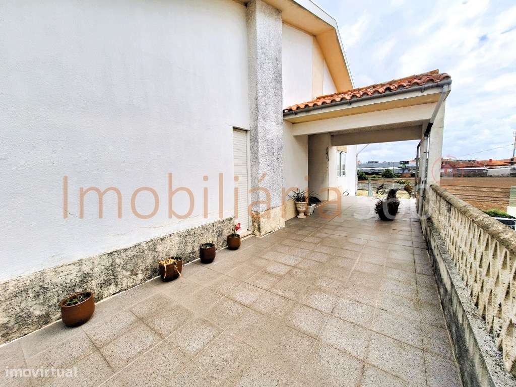 **Armazém para Venda - Oportunidade Única!**-16