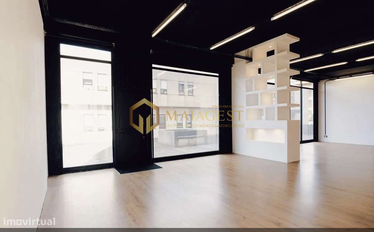 Espaço Comercial Remodelado no Candal - Grande imagem: 4/25