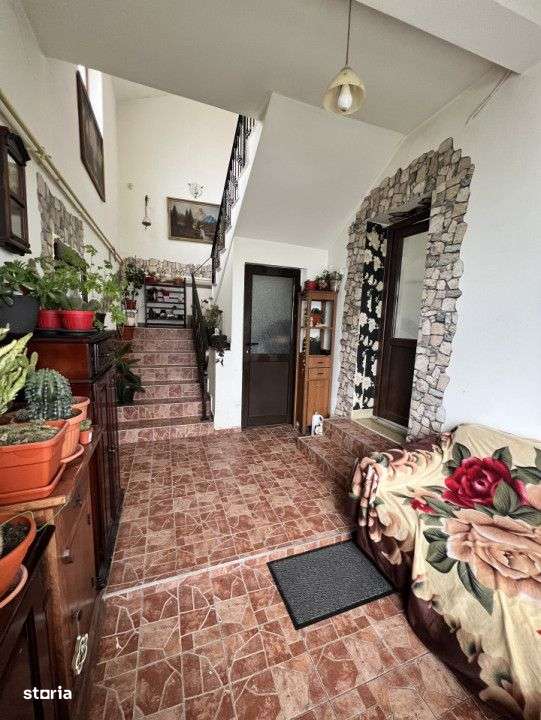 Casa individuala, 200 mp, 2 parcari, ideal pentru gradinita/investitie - Imagine principală: 5/12