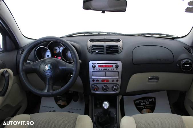 Alfa Romeo 147 - 8