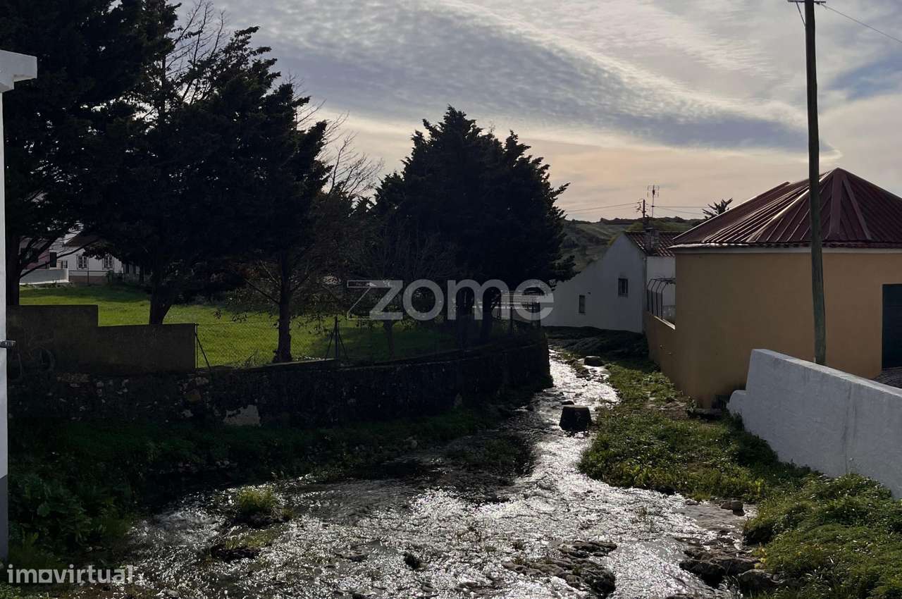 Moradia em Ruínas com Terreno em Casainhos – Fanhões - Grande imagem: 3/18