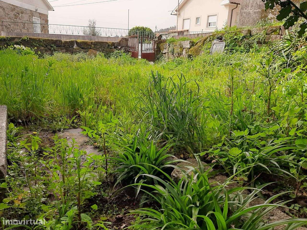 Edifício de duas habitações e terreno Termas São Vicente Penafiel-16