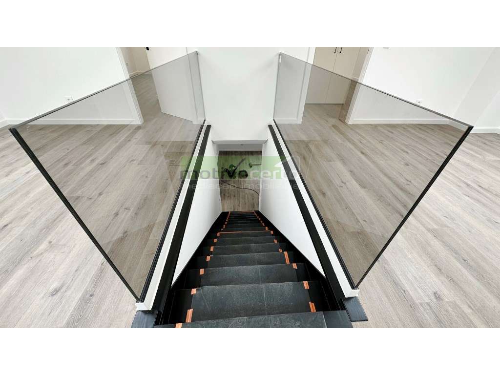 Possibilidade de PERMUTA - Moradia Isolada T4 no Cacém, Sintra. Aca...-13