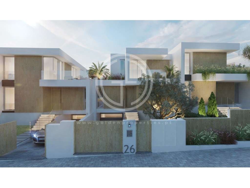 Moradia em T4 em banda em Faro-8