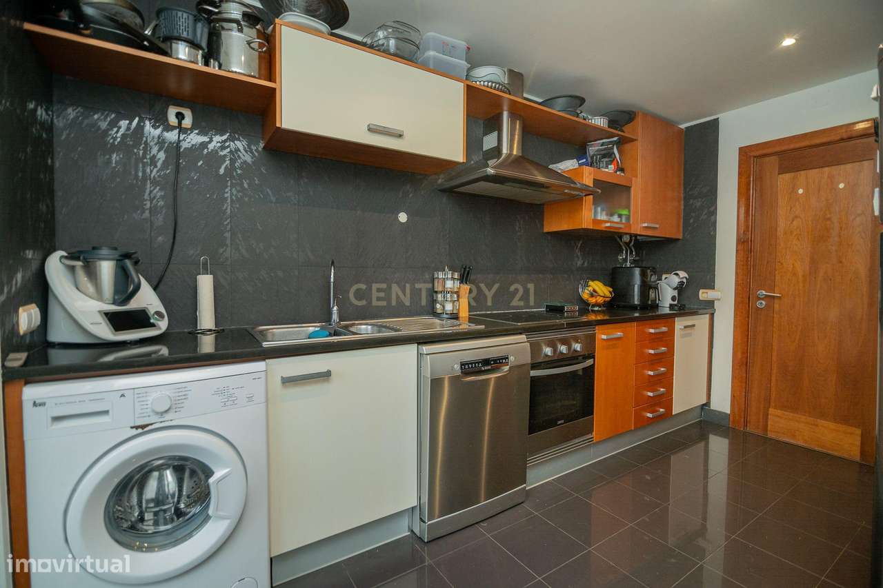 FABULOSO APARTAMENTO DE LUXO T2 DE GRANDES DIMENSÕES COM 2 LUGARES DE-20