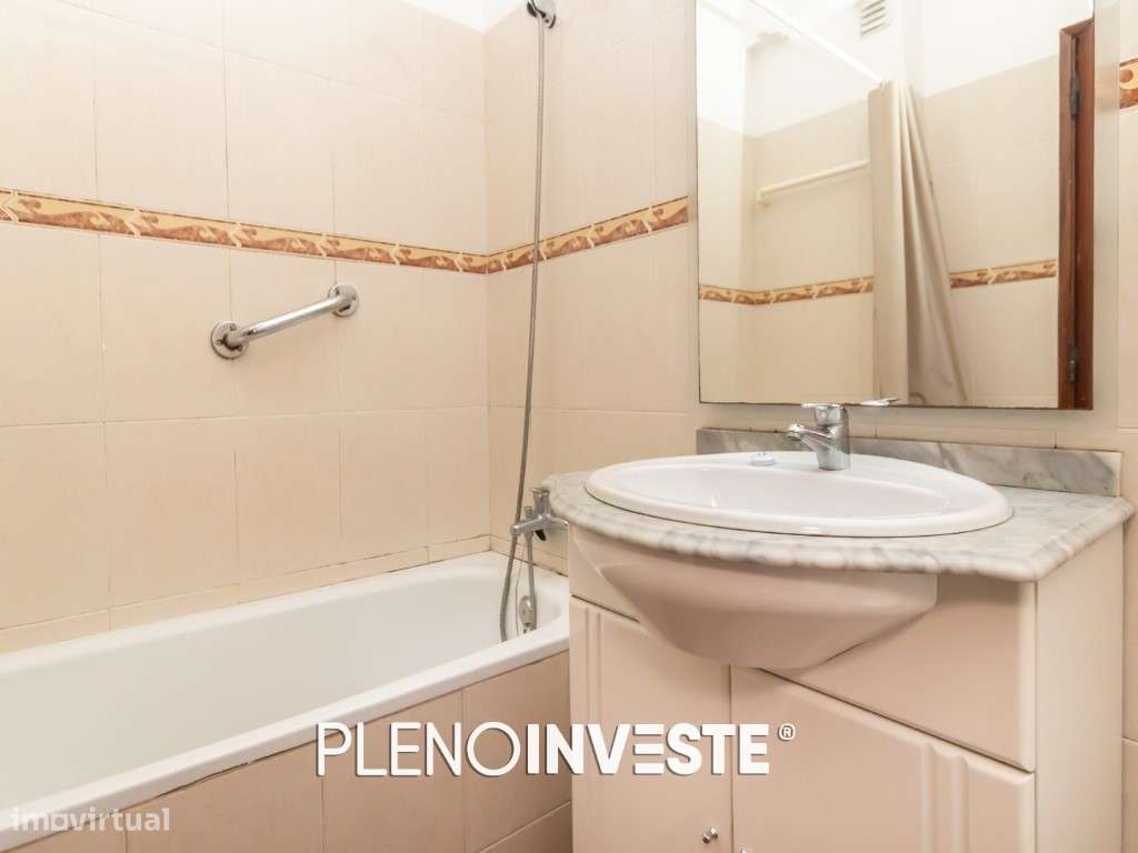 Apartamento T2 na Torre da Marinha-7