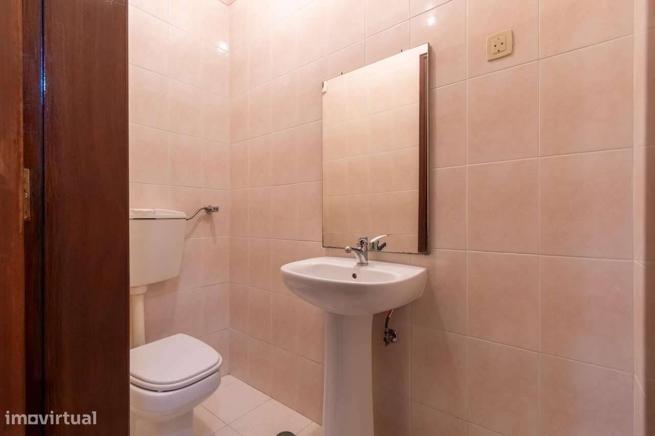 Apartamento T3 em Linda-a-Velha-14