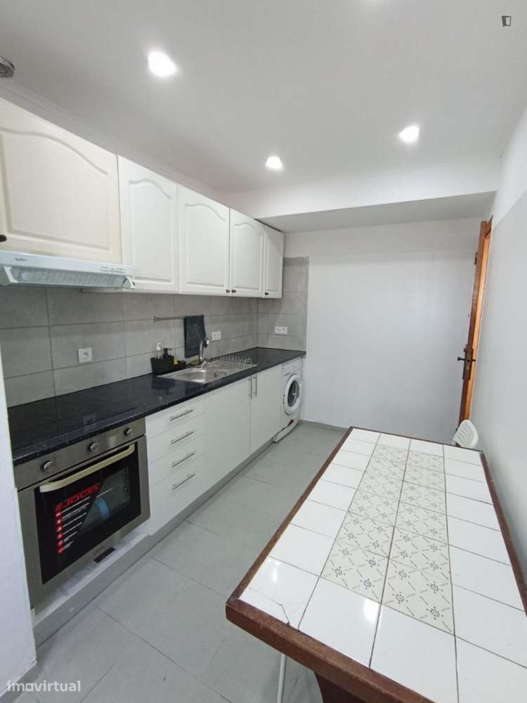 Quarto - localizado em Amadora Lisbon - Grande imagem: 5/7