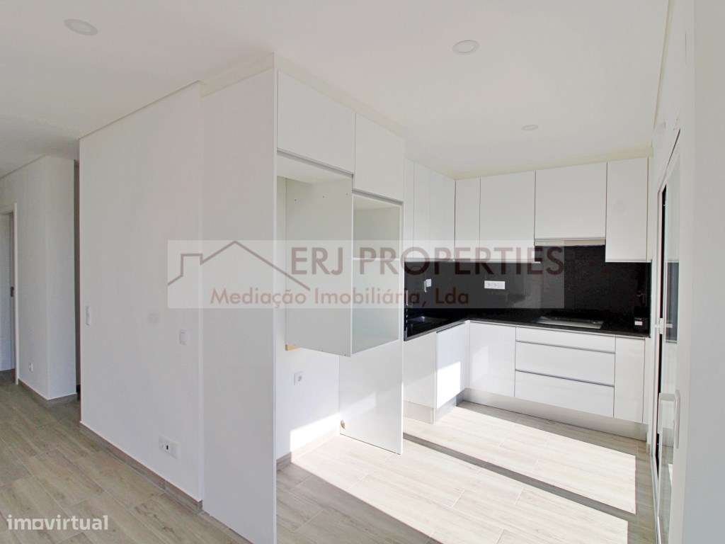Apartamento T1 + 1 Novo a 2Km da Praia de Altura - Grande imagem: 5/23