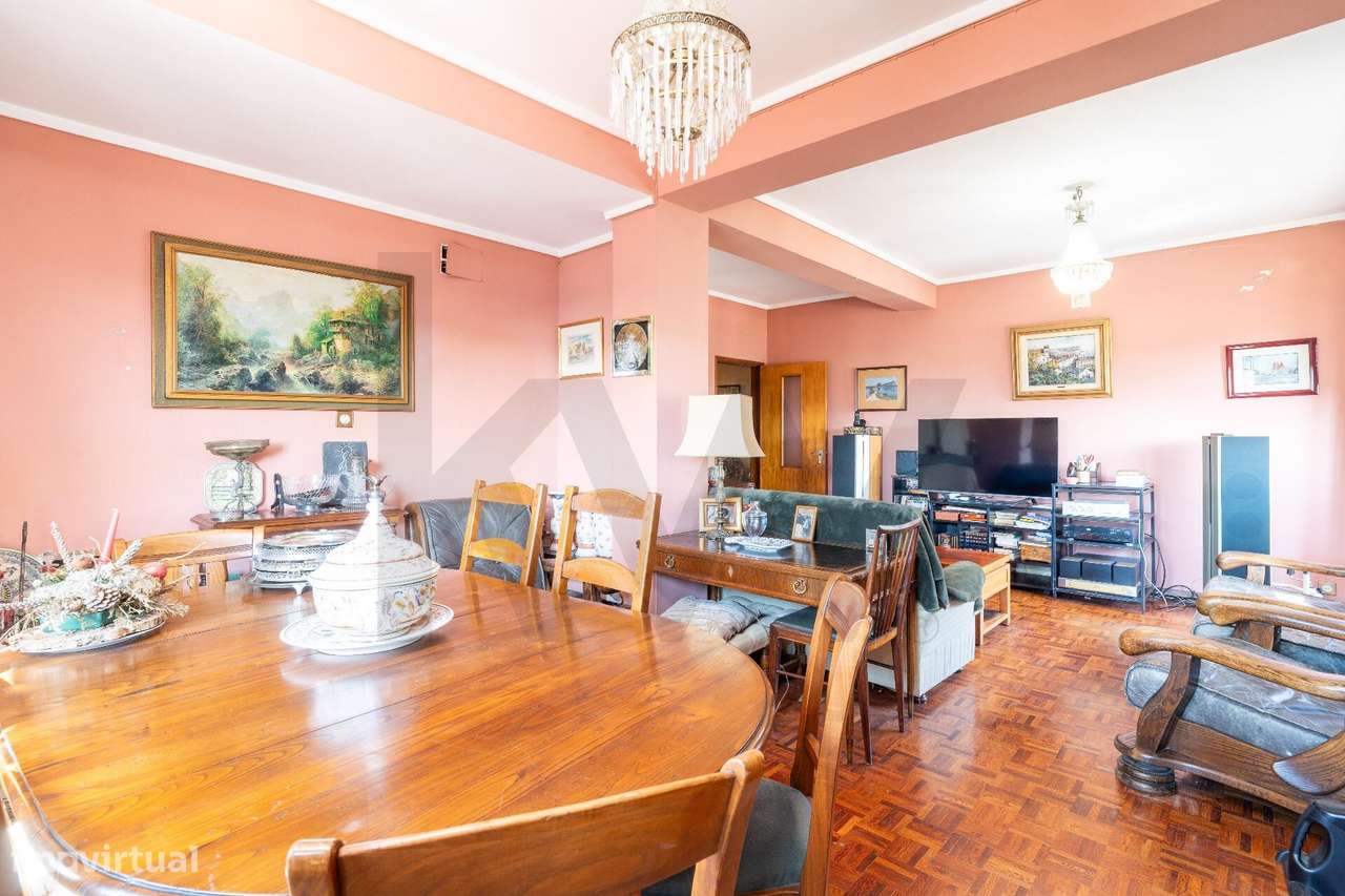 T4 +1 centro da Solum - Varandas | Garagem | Elevador - Grande imagem: 2/26