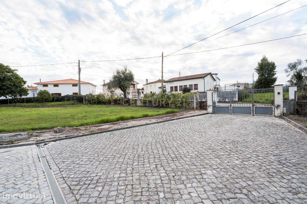 Vende-se Moradia T4 na Póvoa da Abraveia – Vila Nova de Poiares-32
