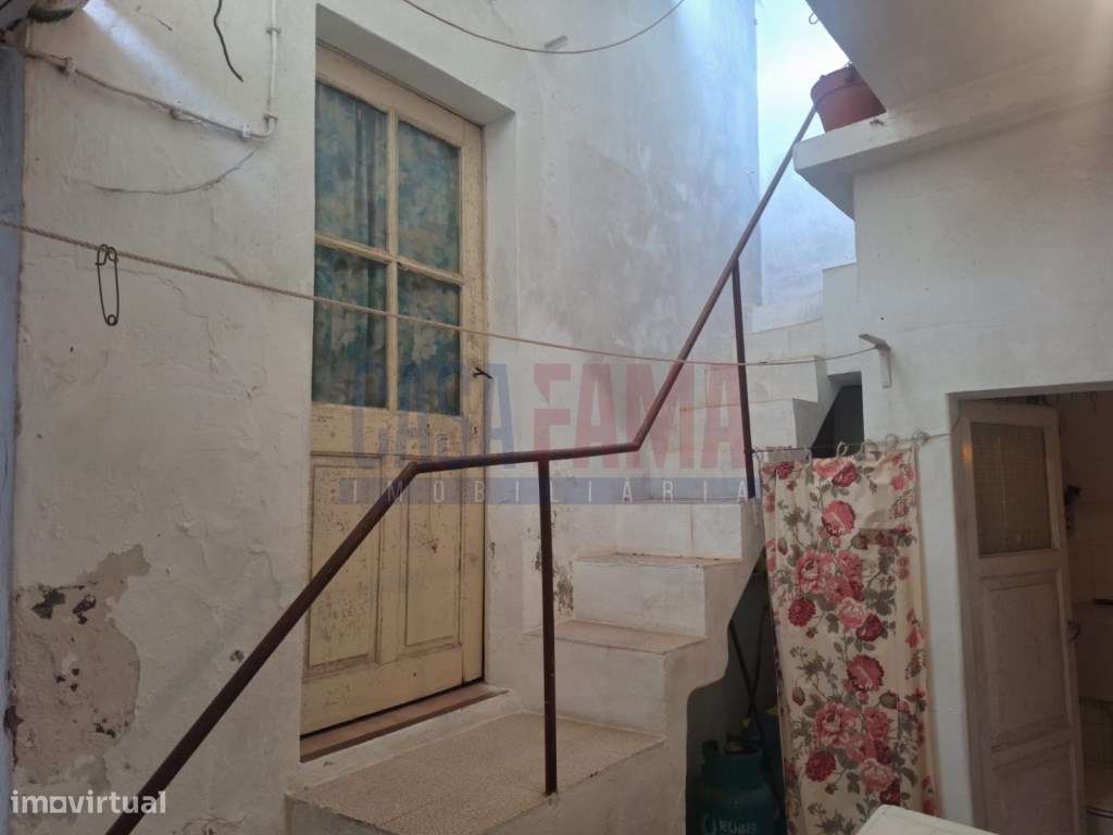 Moradia T5 histórica no coração de Silves, Faro-18