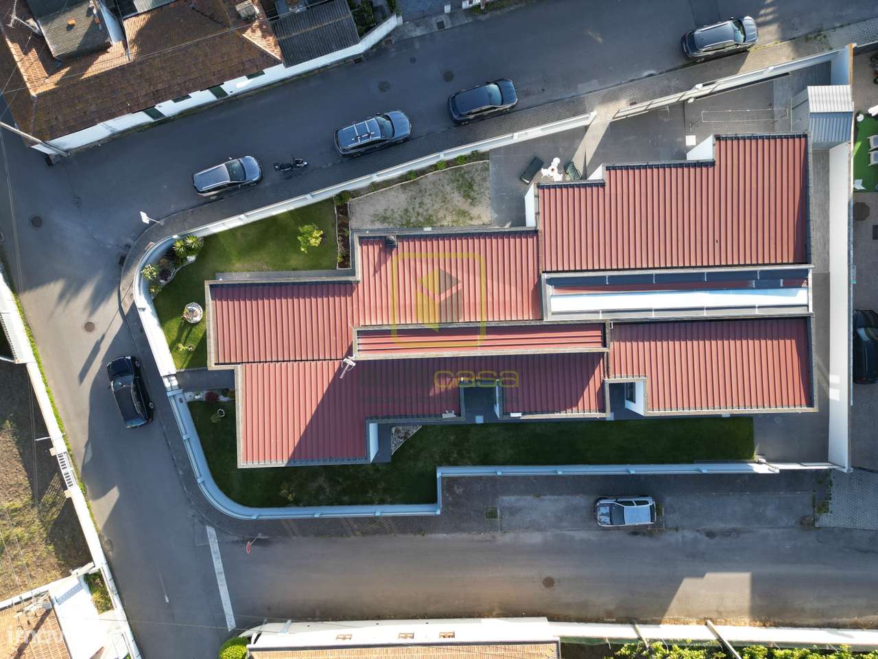 Moradia de Luxo Térrea a 5 Minutos da Praia da Barra-43