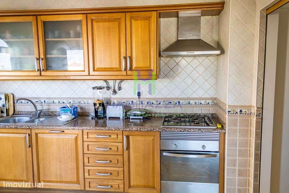 Apartamento T3 com piscina, lugar de garagem e arrecadação, no centro-7