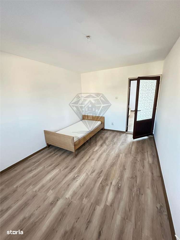 CASA ROMANESTI  5 CAMERE-9