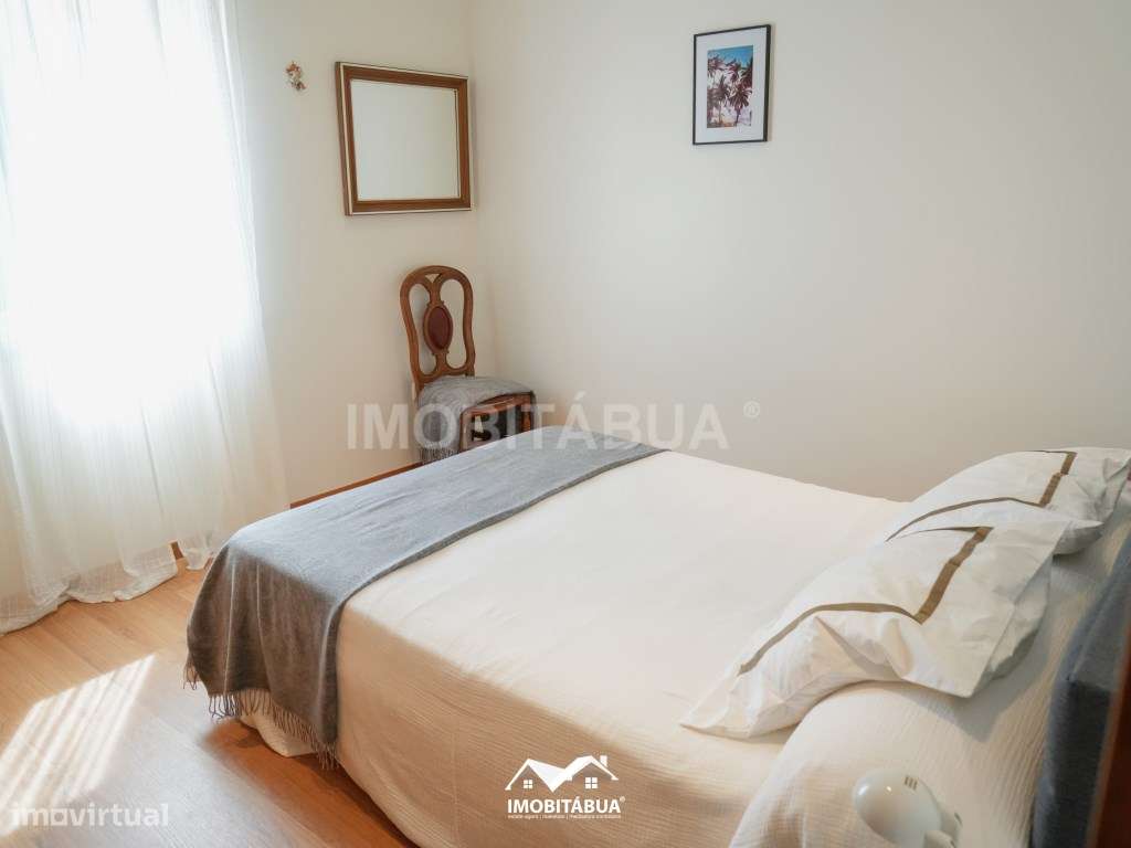 Casa privada com 4 quartos, piscina, pátios e acomodações versáteis.-24