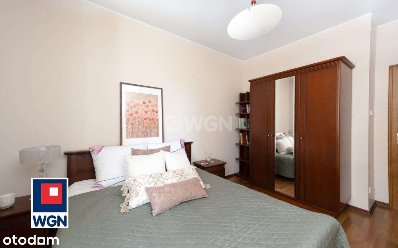 2 pokoje, oddzielna kuchnia, komórka, garaż, metro-5