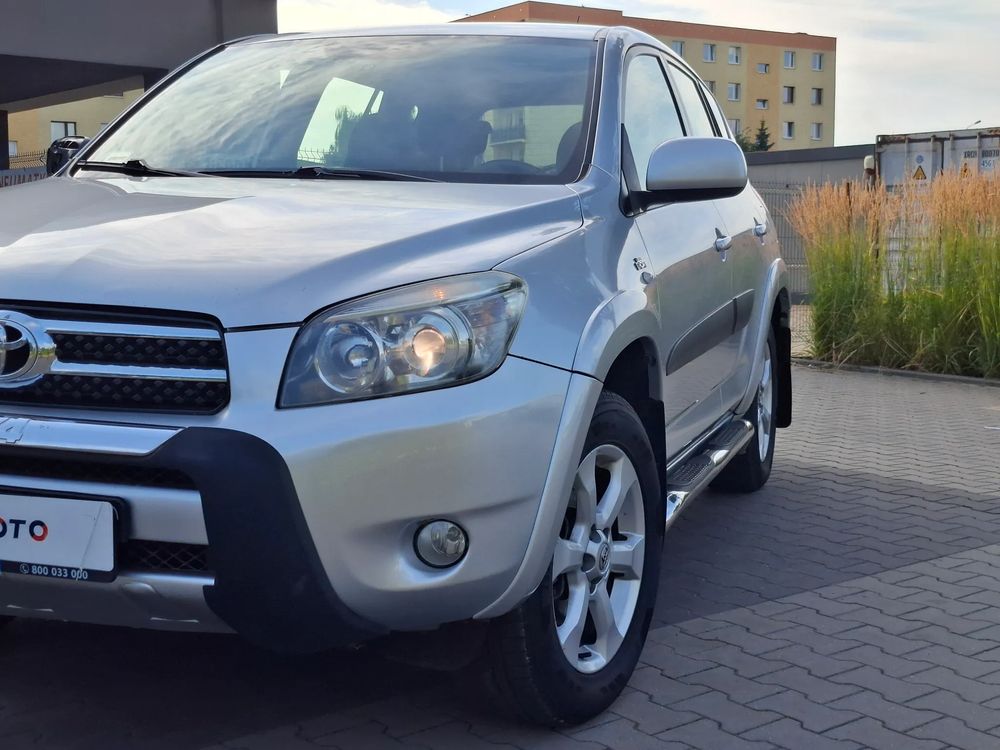 Toyota Rav4 III (2006-2012) 2.2 D-4D Sol 180 2006