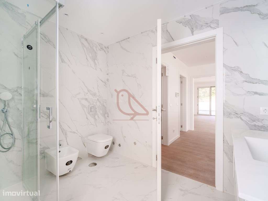 Moradia Isolada T4 Contemporânea com Jardim e Acabamentos Premium -...-7