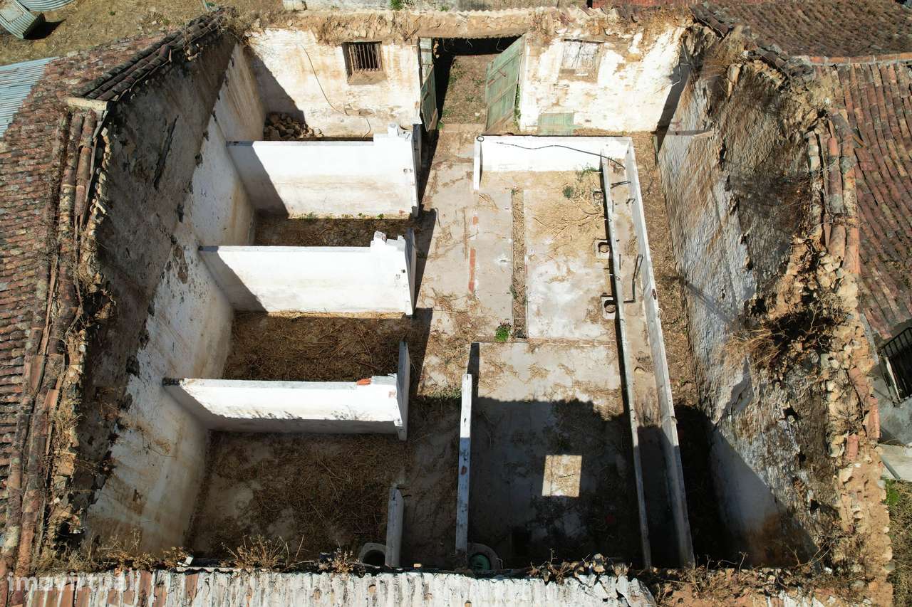 Duas moradias com área de construção de 382m2, Pedrógão Grande-9