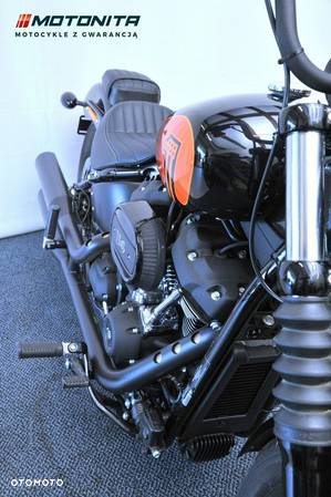 Harley-Davidson Softail Street Bob - 17
