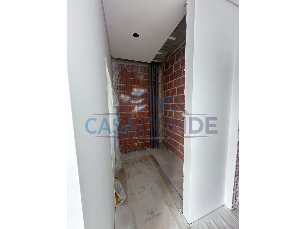 Moradia V4 c/Piscina ,excelentes areas-7