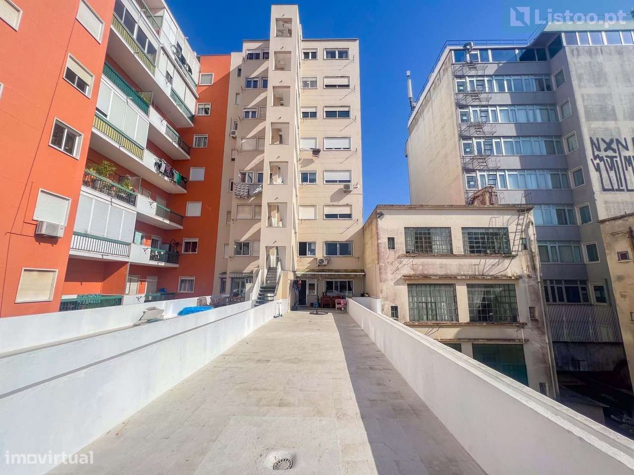 T2 Alvalade com Terraço e Garagem-8