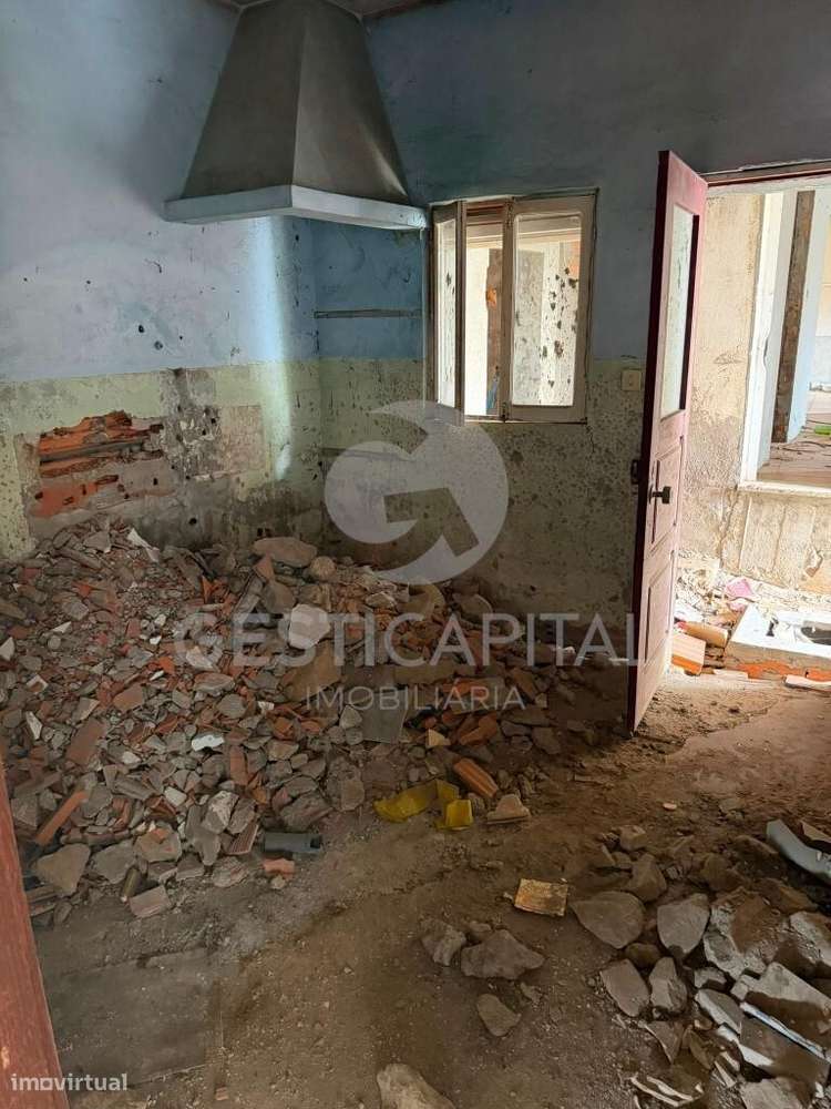 Moradia para recuperar com vista Douro em Ancede, Baião-5