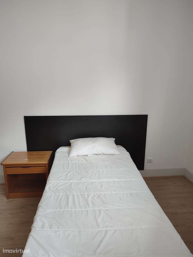 Excelente T7 para venda na Cruz de Celas-13